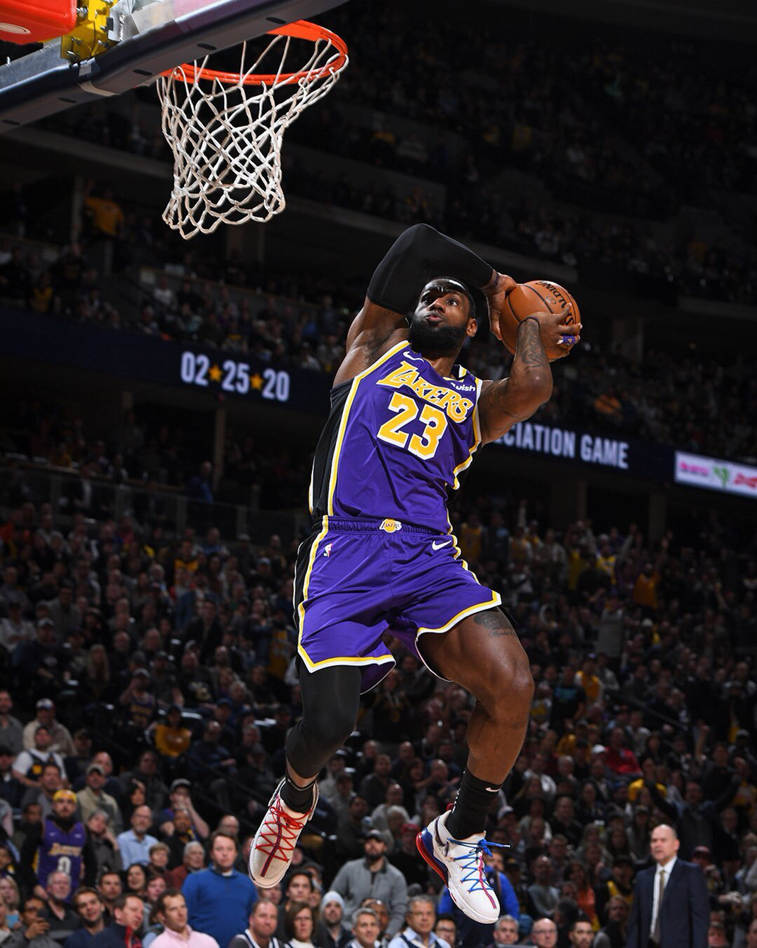 疑是其中的 疑是其中的