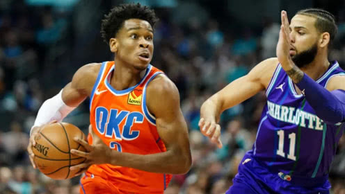 两队球员在 两队球员在