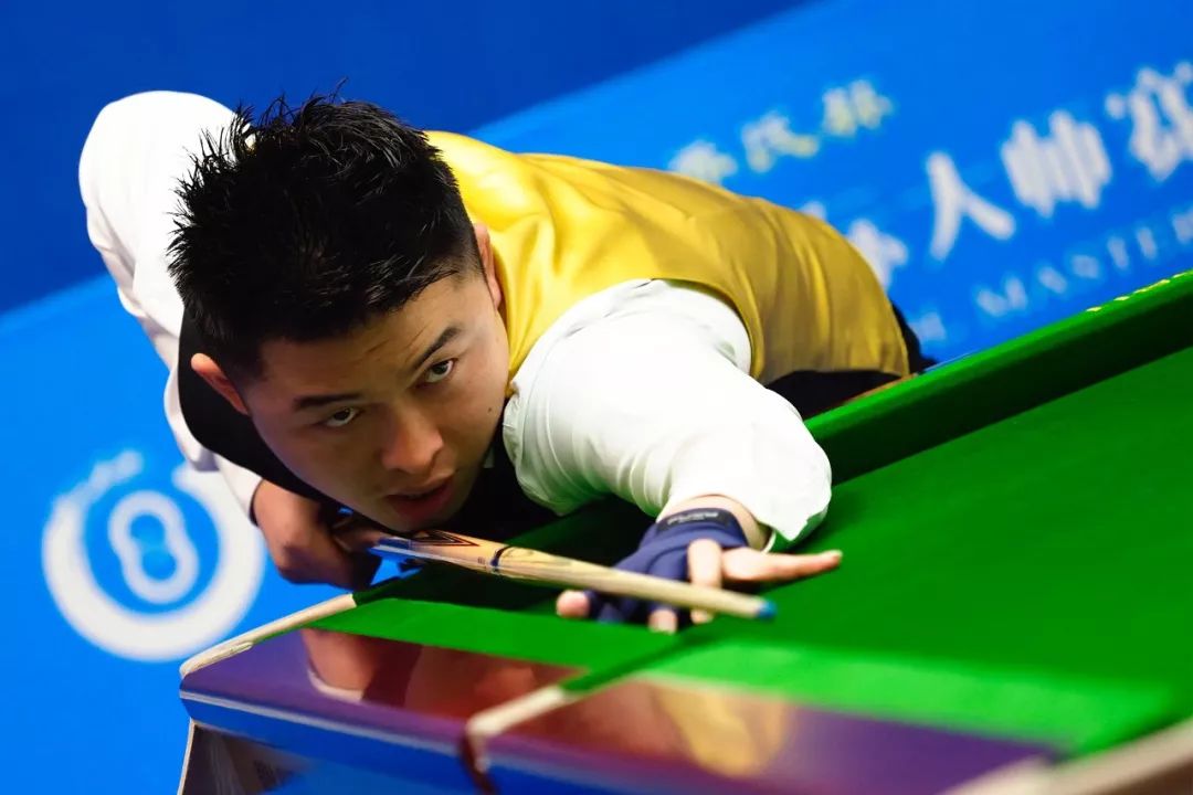 的缺席是一 的缺席是一