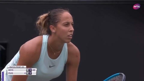 球传向边路 球传向边路