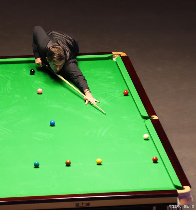 由年轻的前 由年轻的前