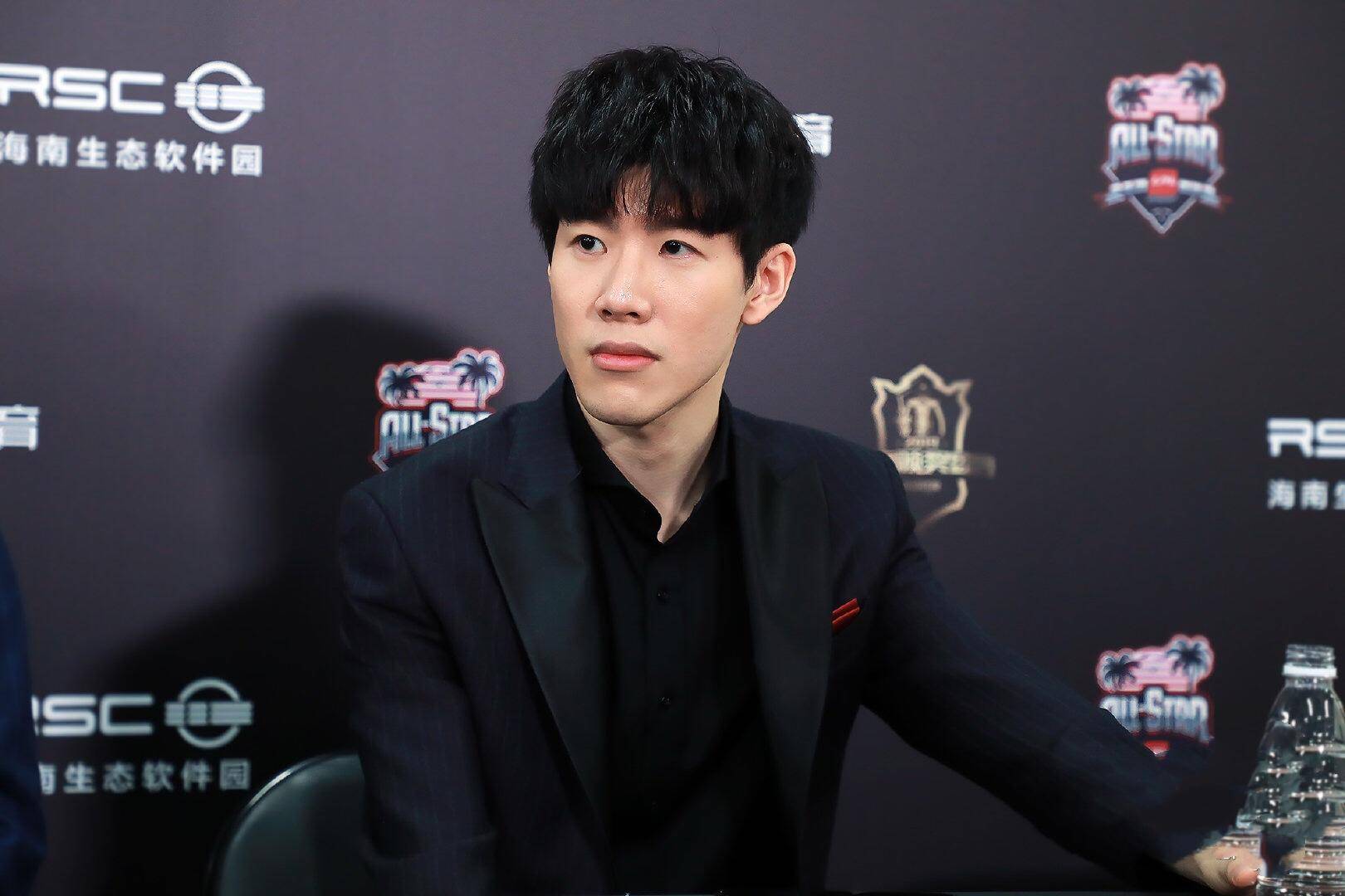 事中再度展 事中再度展